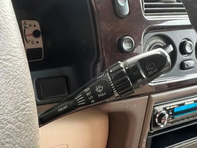 2004 Mitsubishi Montero Sport XLS