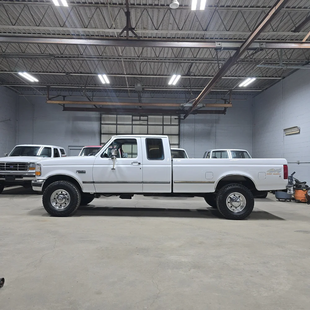 1996 Ford F-250 XLT - 2