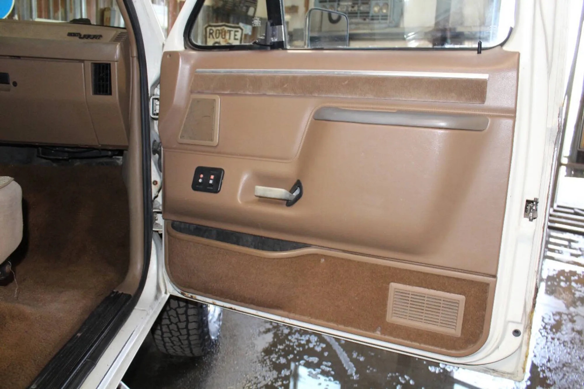 1987 Ford F-250 XLT Lariat