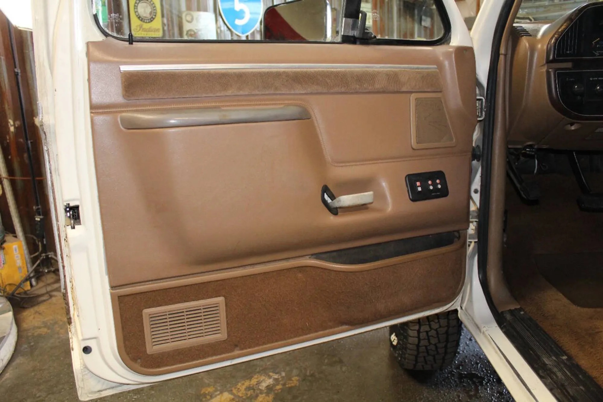 1987 Ford F-250 XLT Lariat