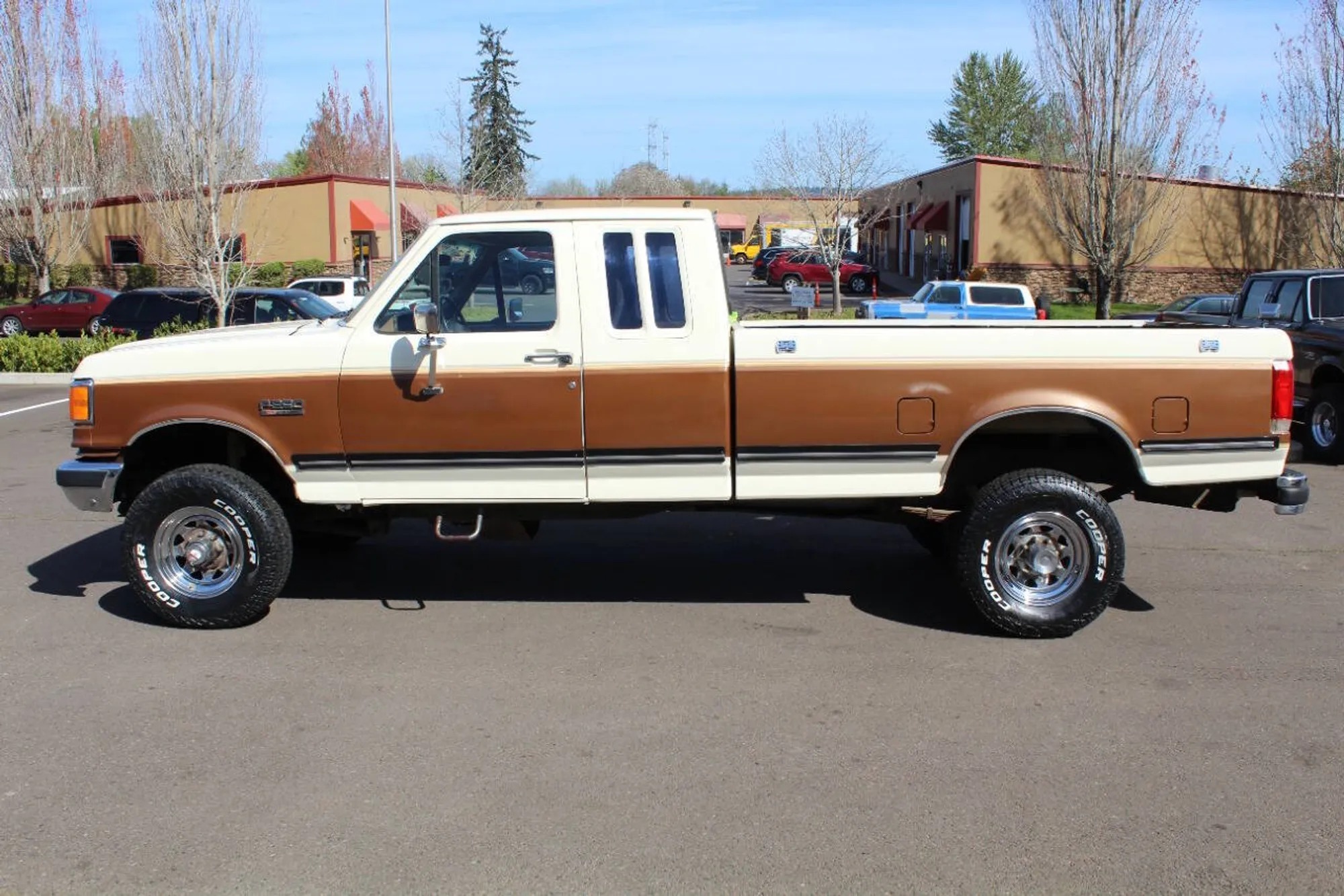 1987 Ford F-250 XLT Lariat - 3