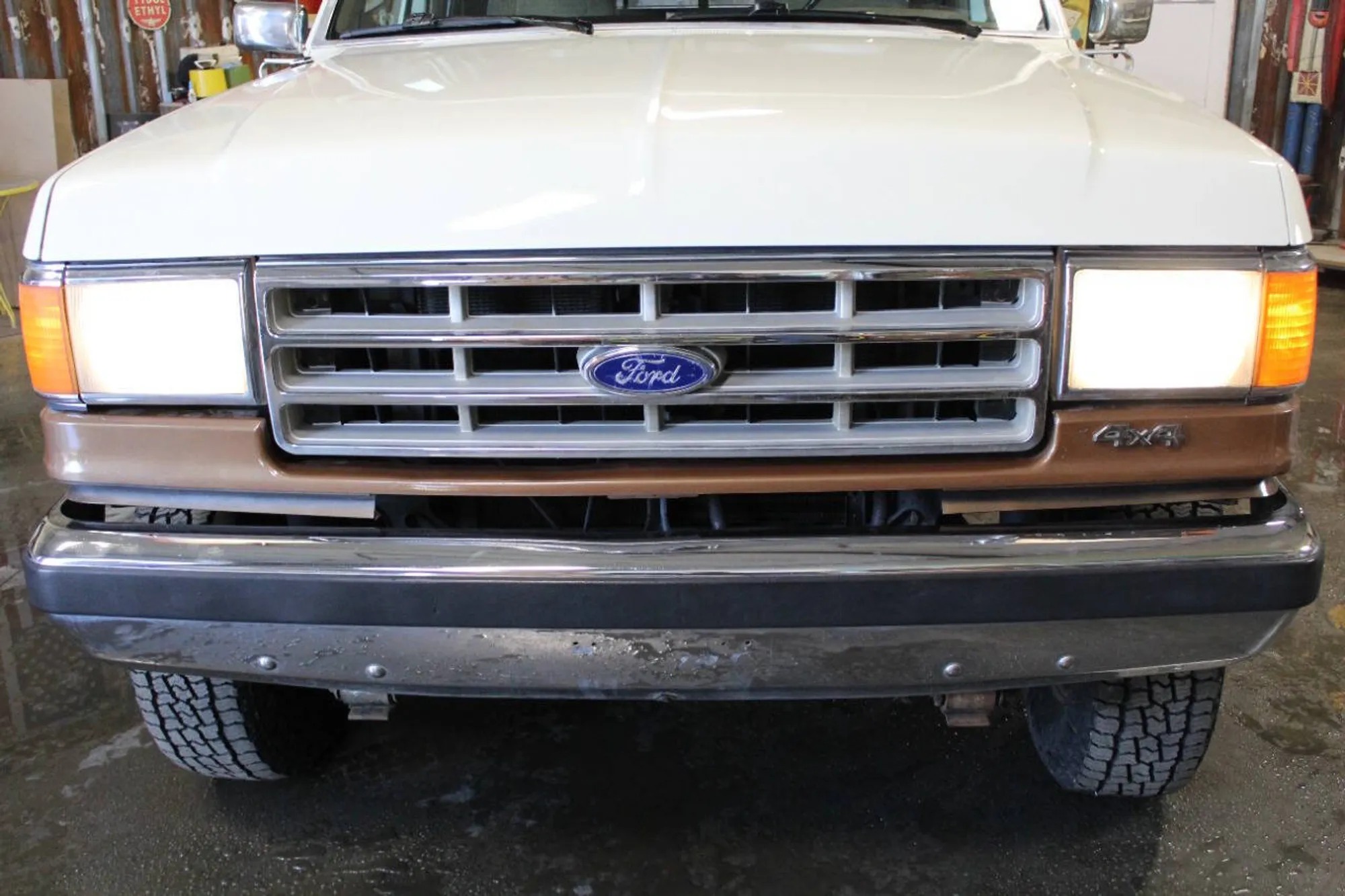 1987 Ford F-250 XLT Lariat