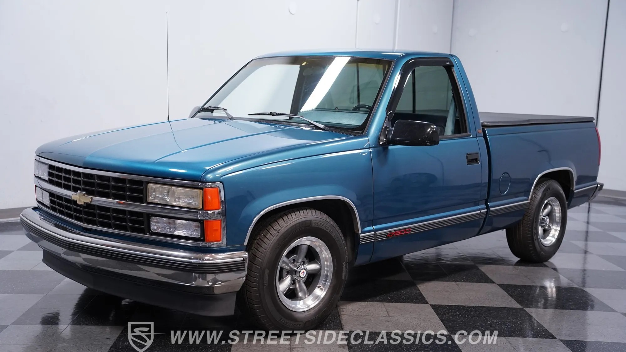 1990 Chevrolet C1500 Silverado - 2