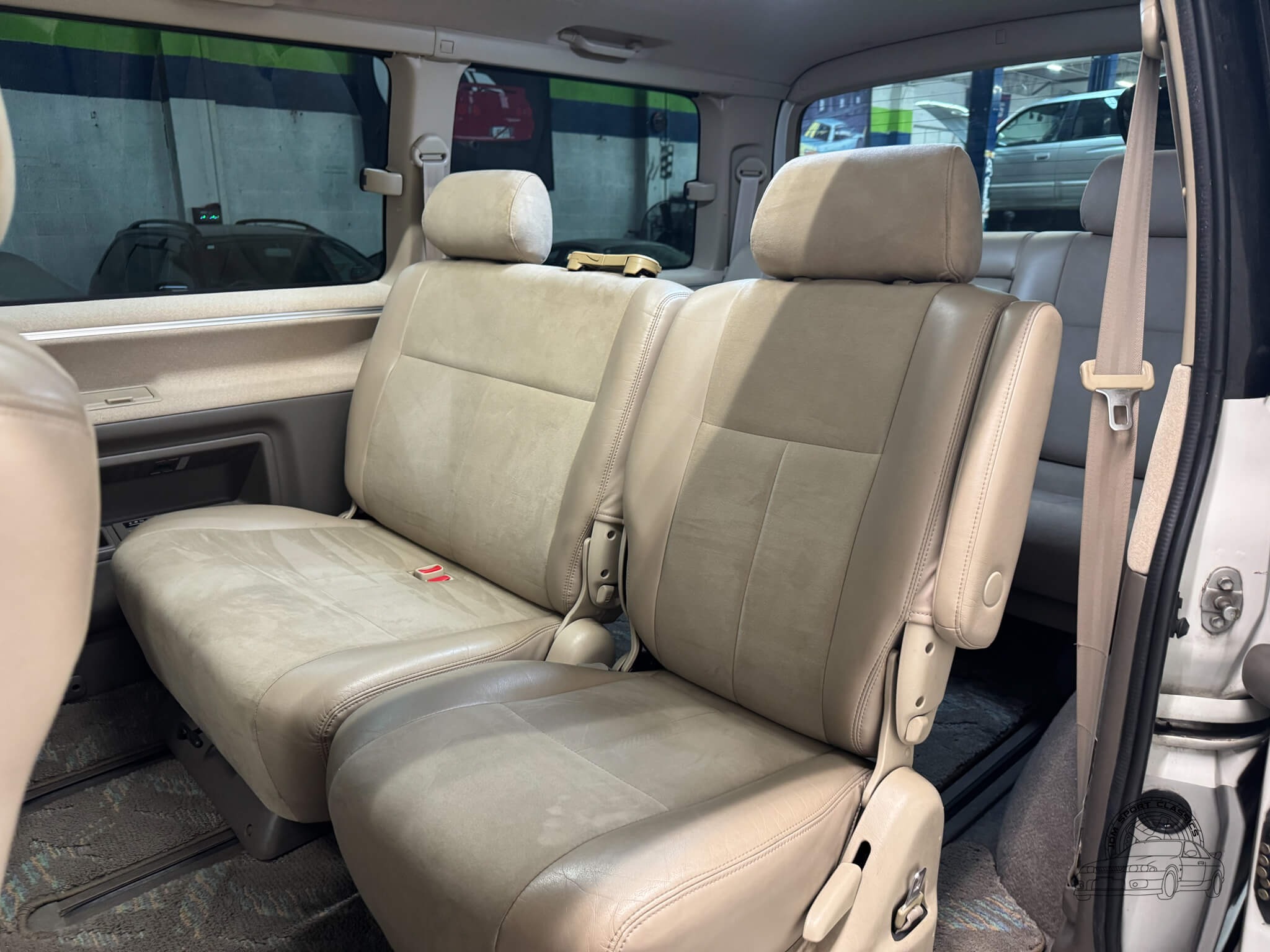 1999 Toyota Granvia
