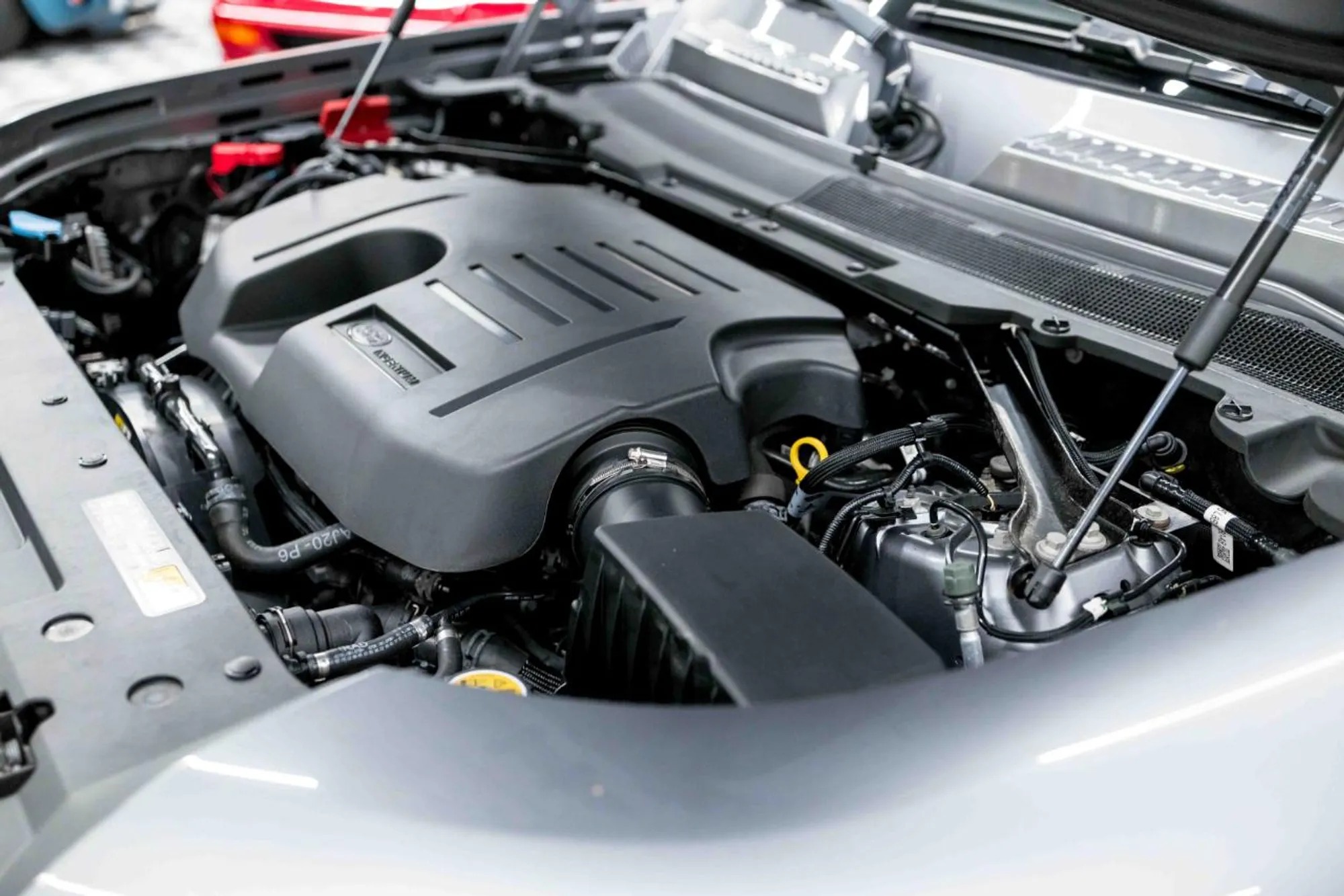 2023 Land Rover Defender SE