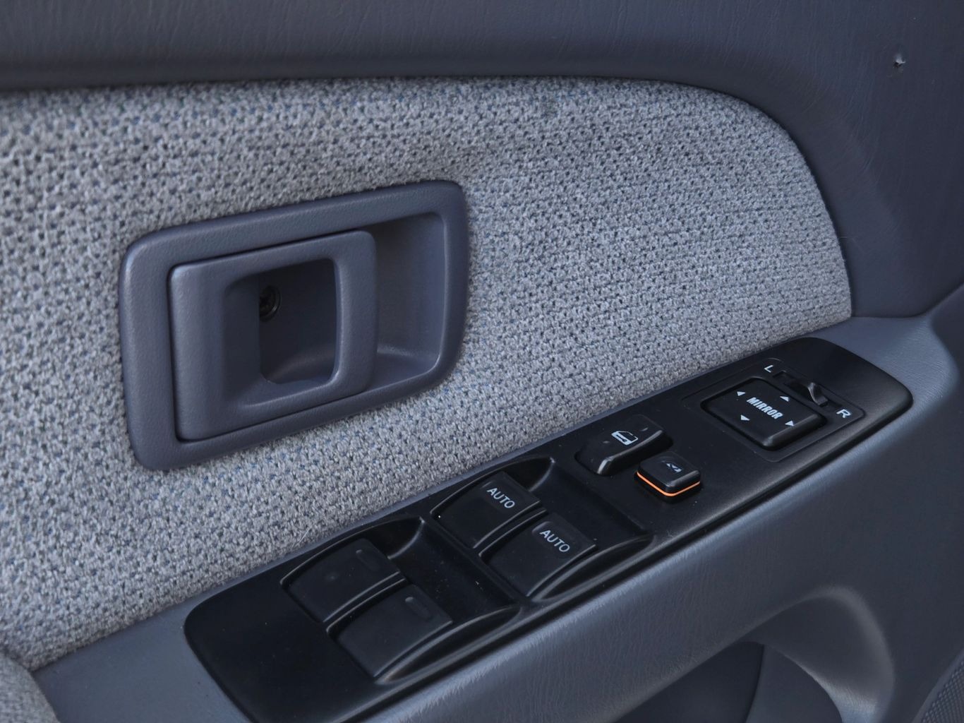 2000 Toyota 4Runner SR5