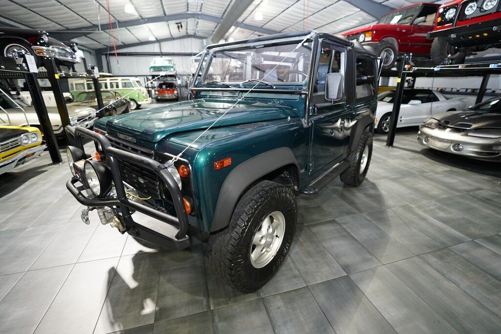  Land Rover Defender
