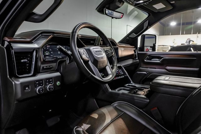 2024 GMC Sierra 2500HD Denali - 2