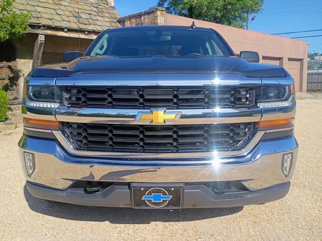 2017 Chevrolet Silverado 1500 LT - 3