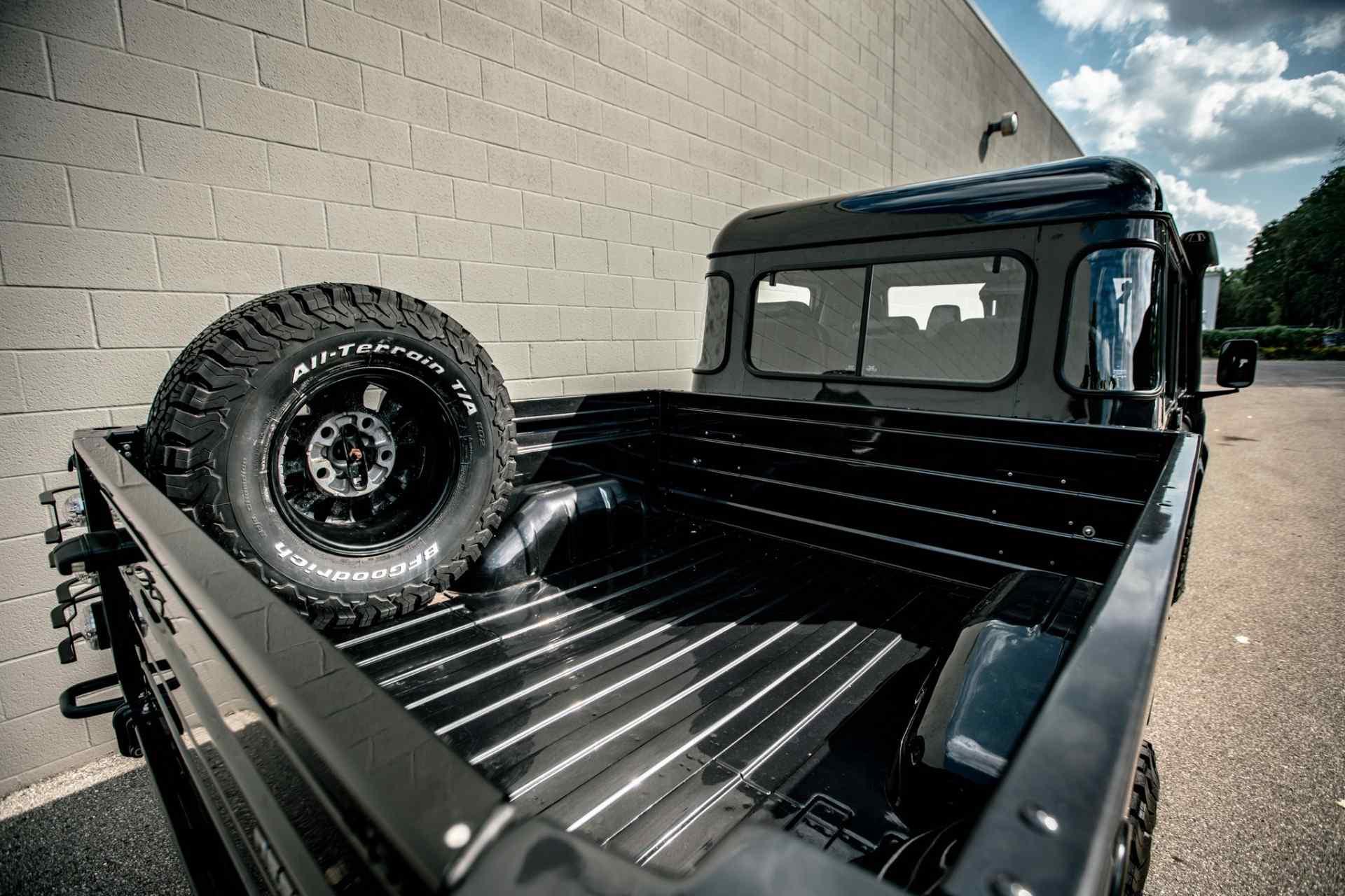 Sale Pending: 2000 Land Rover Defender 130