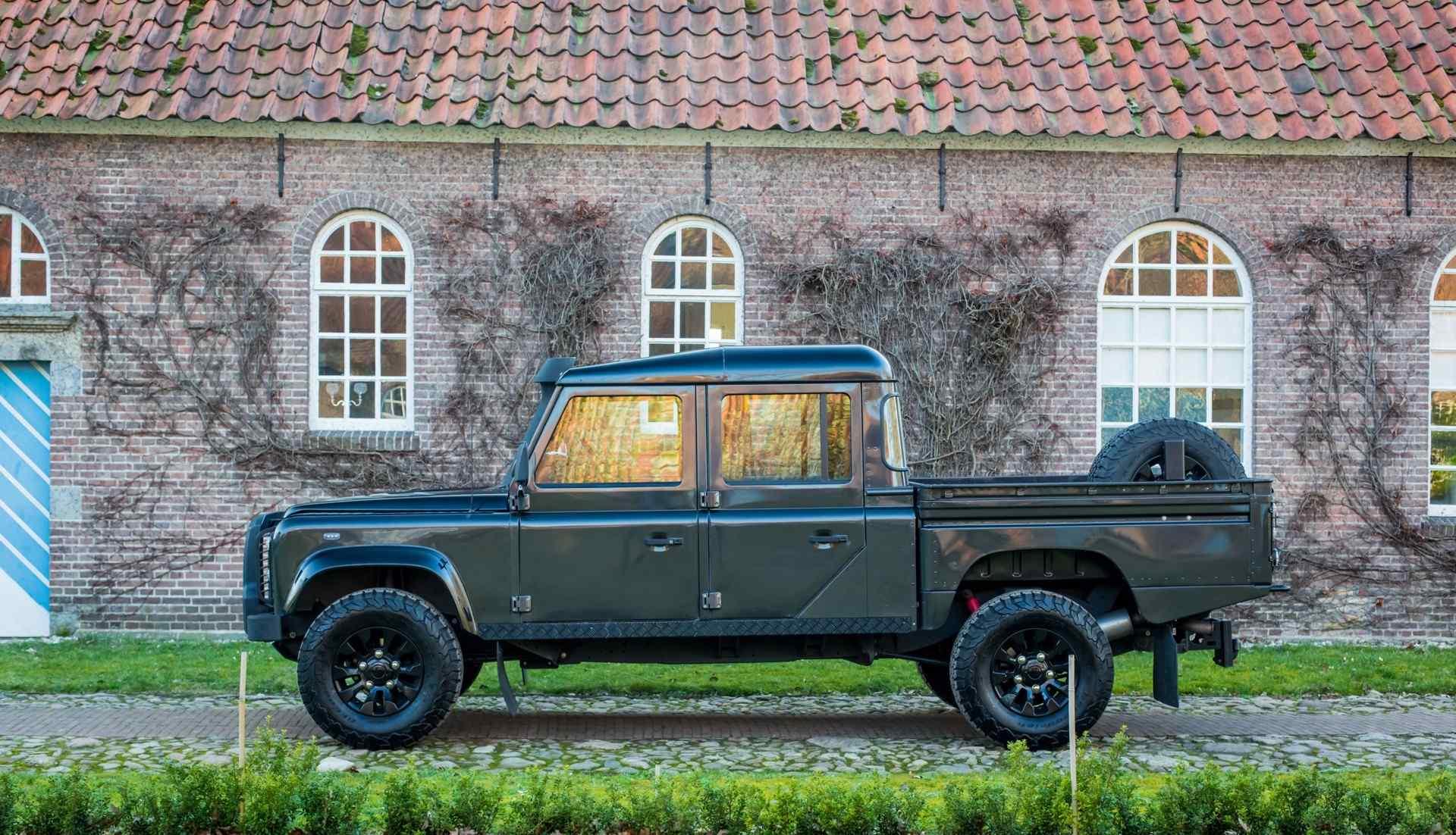 Sale Pending: 2000 Land Rover Defender 130