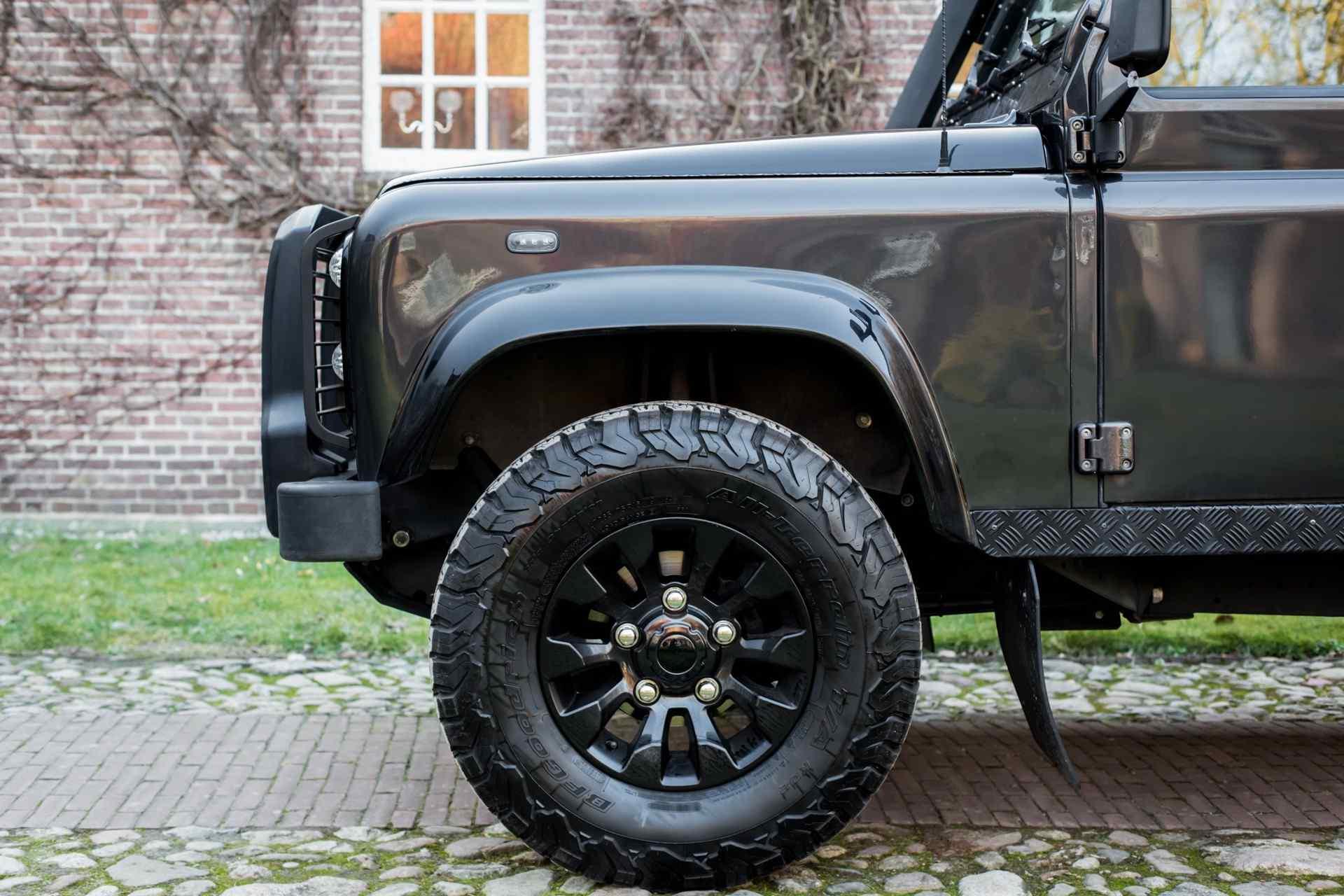 Sale Pending: 2000 Land Rover Defender 130