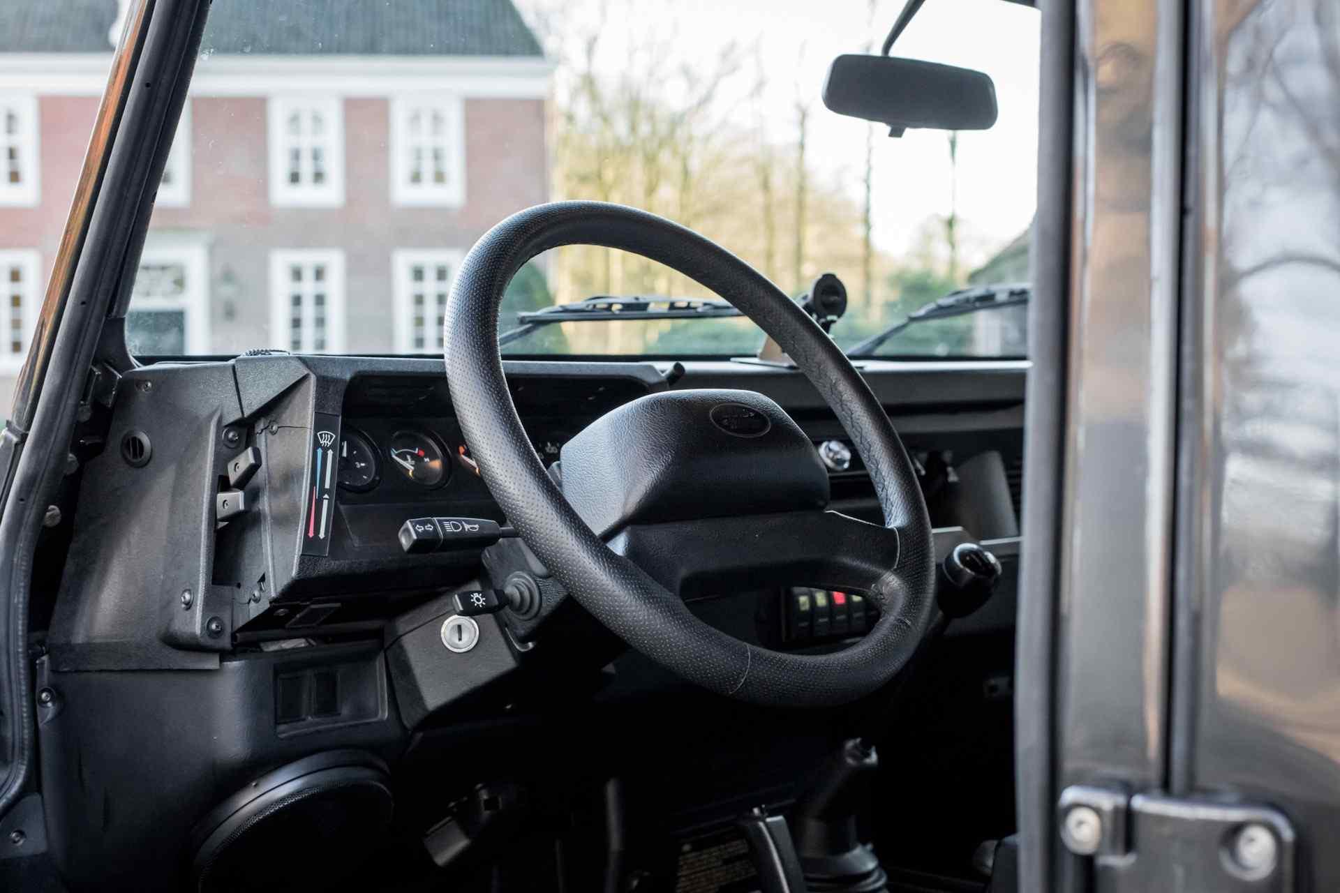 Sale Pending: 2000 Land Rover Defender 130