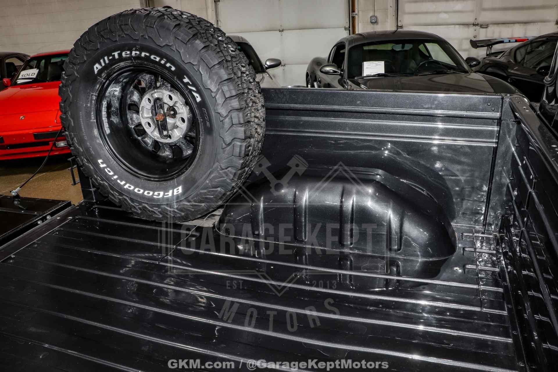 Sale Pending: 2000 Land Rover Defender 130