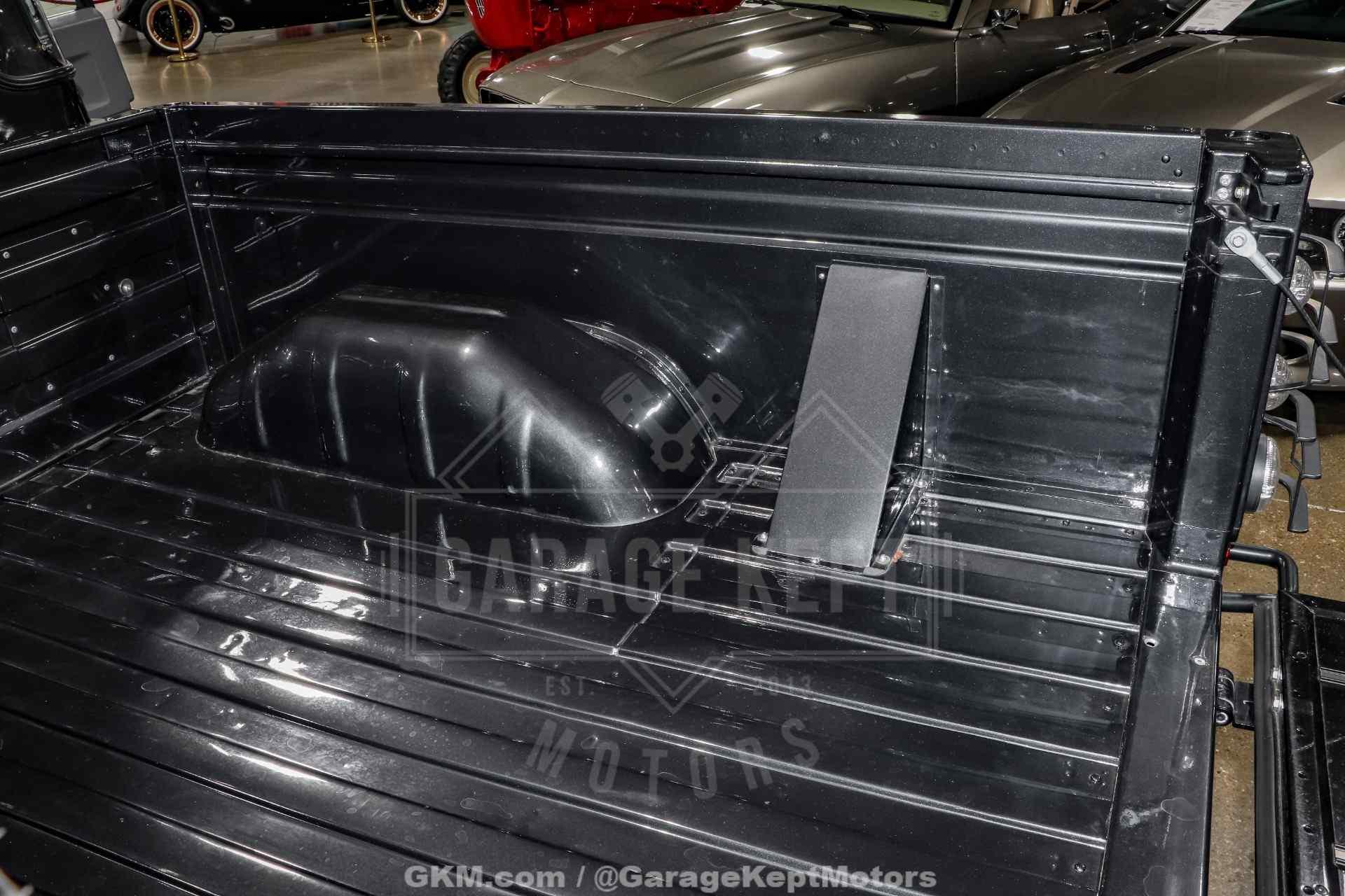 Sale Pending: 2000 Land Rover Defender 130