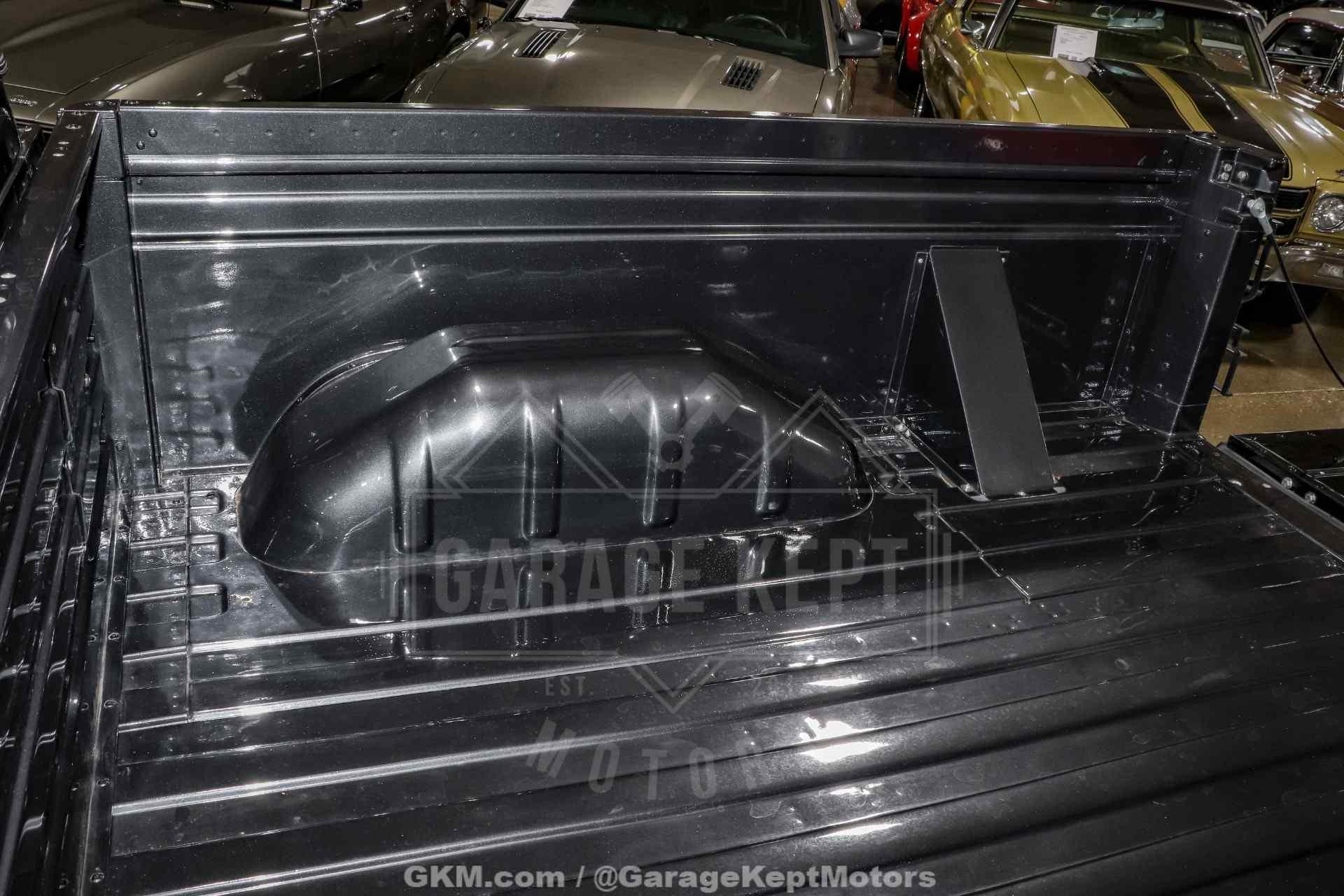 Sale Pending: 2000 Land Rover Defender 130