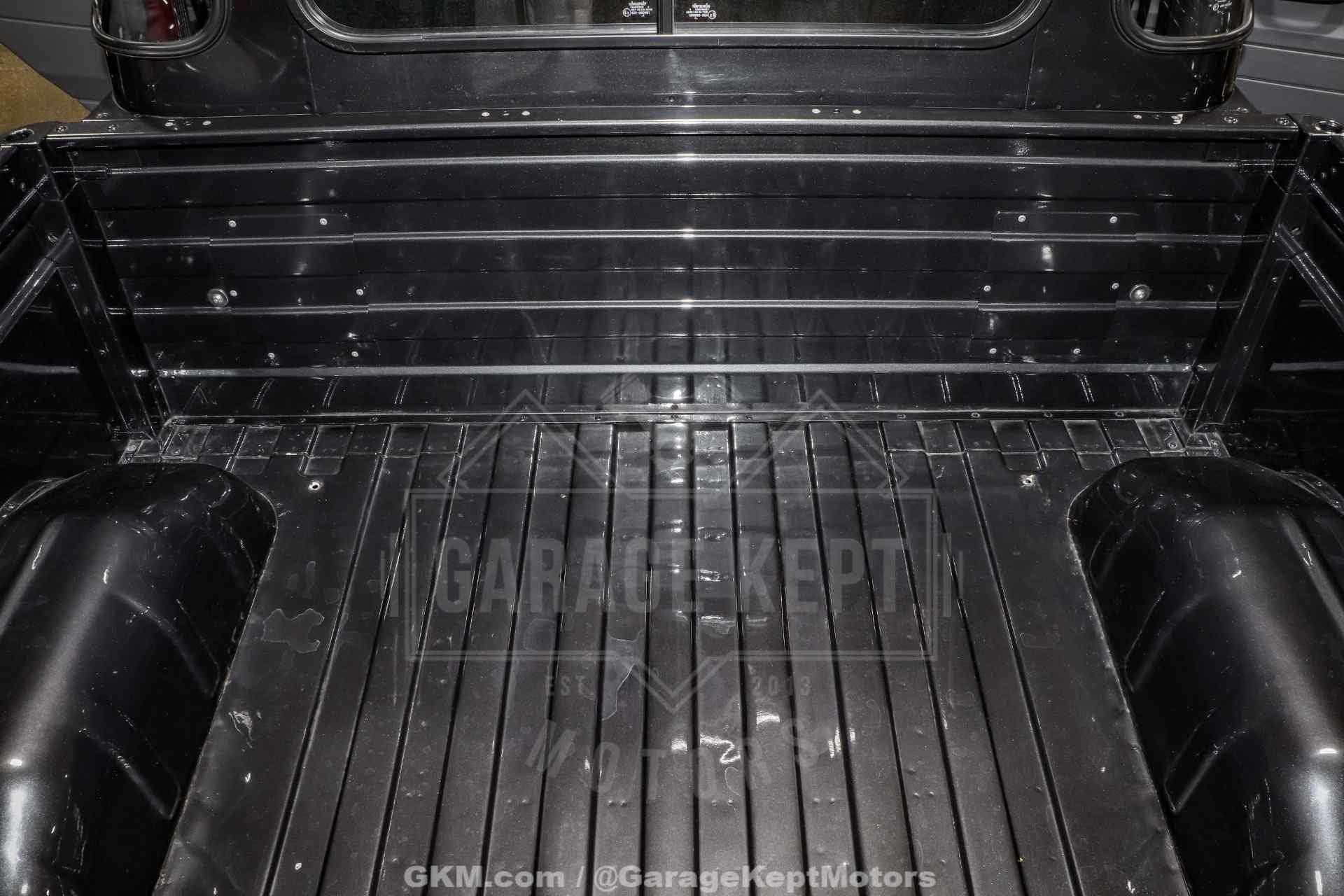 Sale Pending: 2000 Land Rover Defender 130