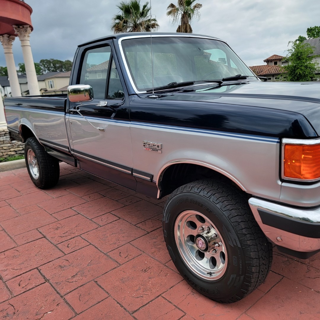 1989 Ford F-250 XLT Lariat