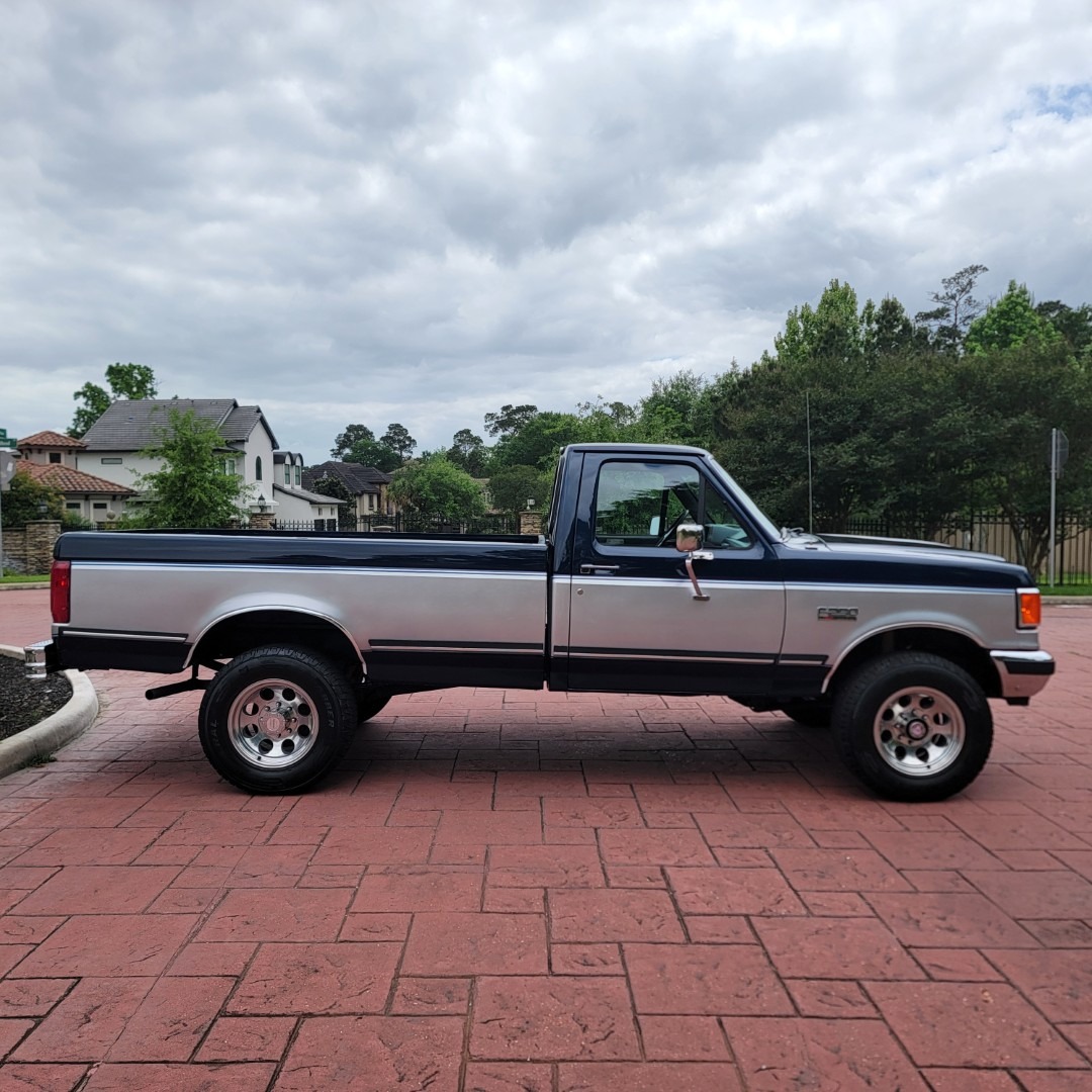 1989 Ford F-250 XLT Lariat - 3