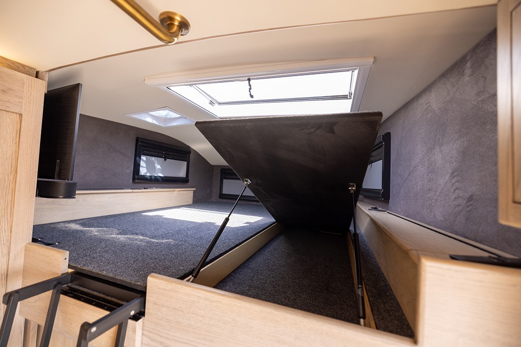 2023 EarthRoamer XV-SX-008