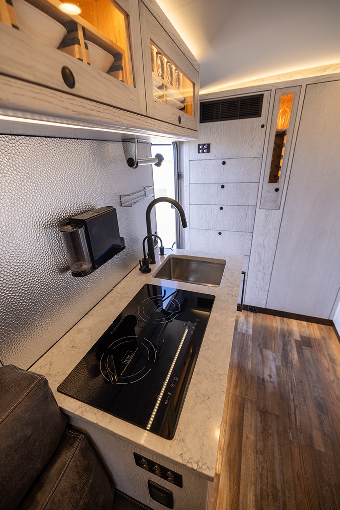 2024 EarthRoamer XV-LTi 126