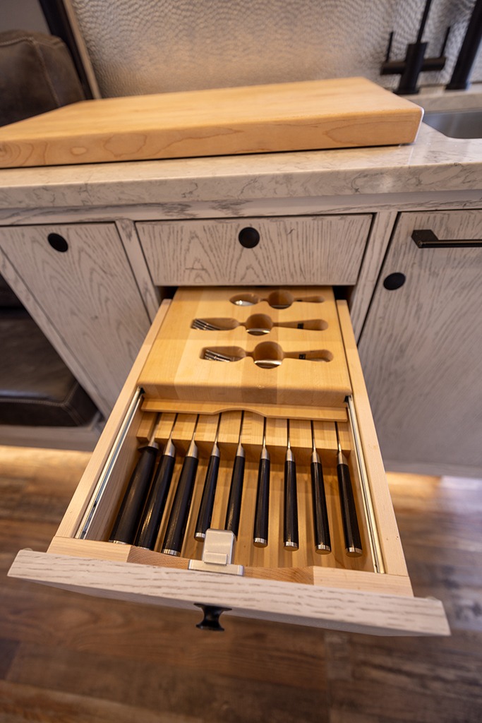 2024 EarthRoamer XV-LTi 126