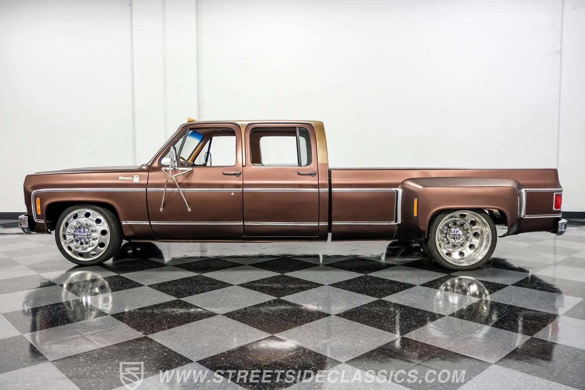 1978 Chevrolet C30 3+3 Dually Restomod - 3