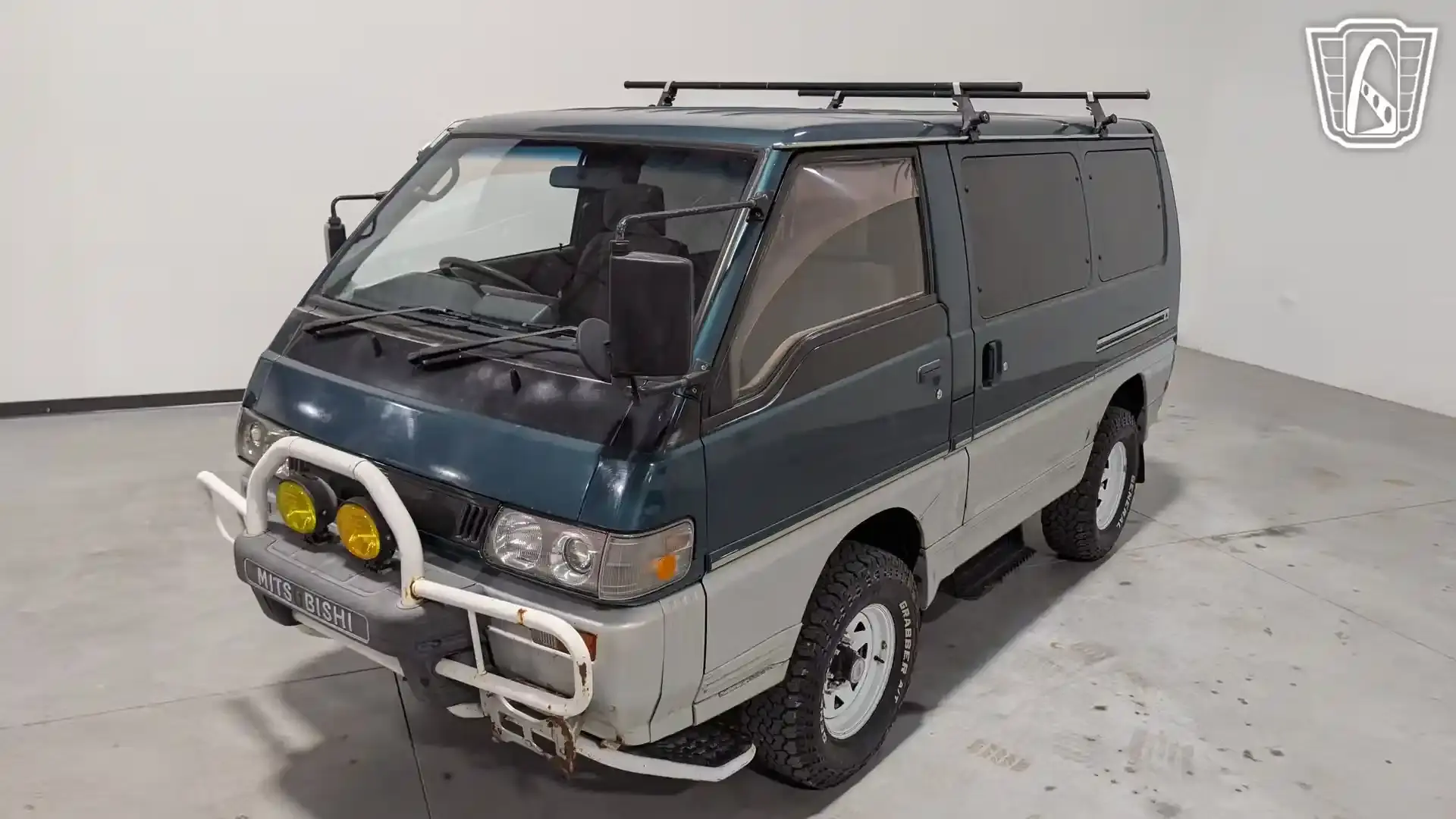  Mitsubishi Delica