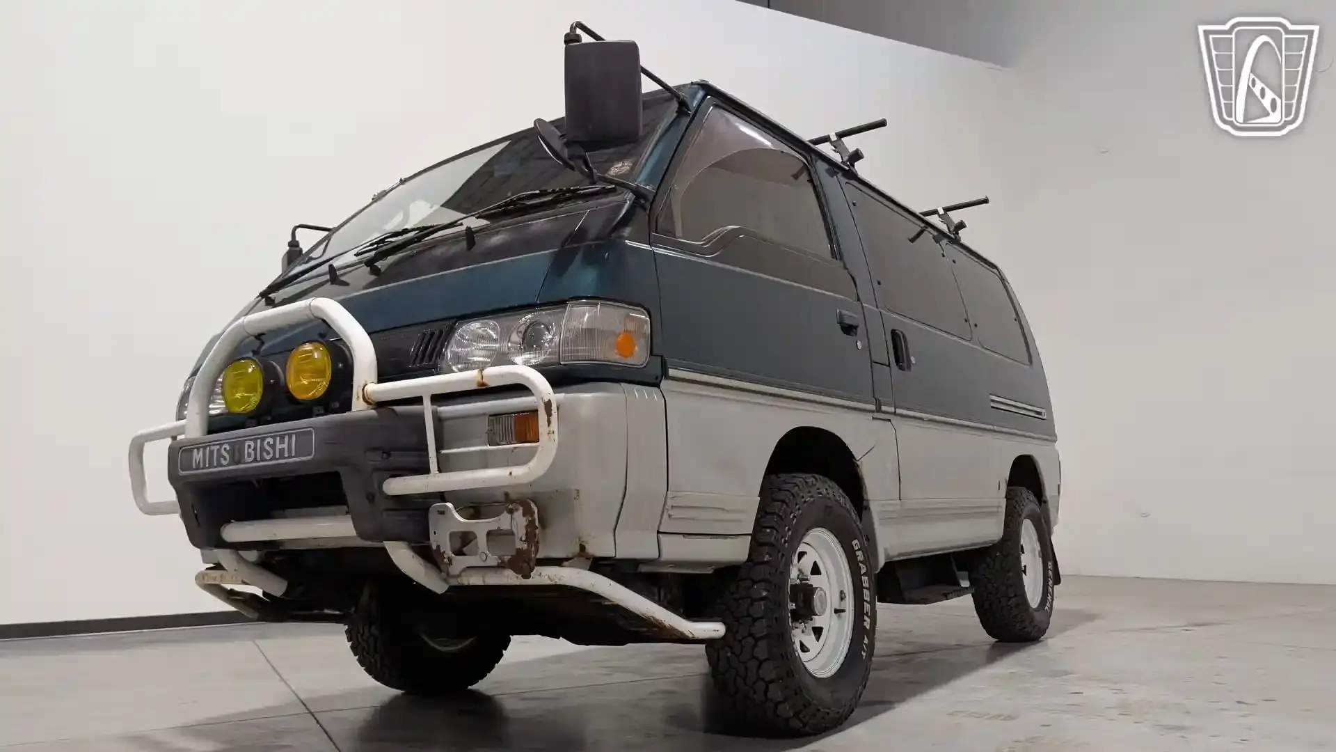 1995 Mitsubishi Delica - 3