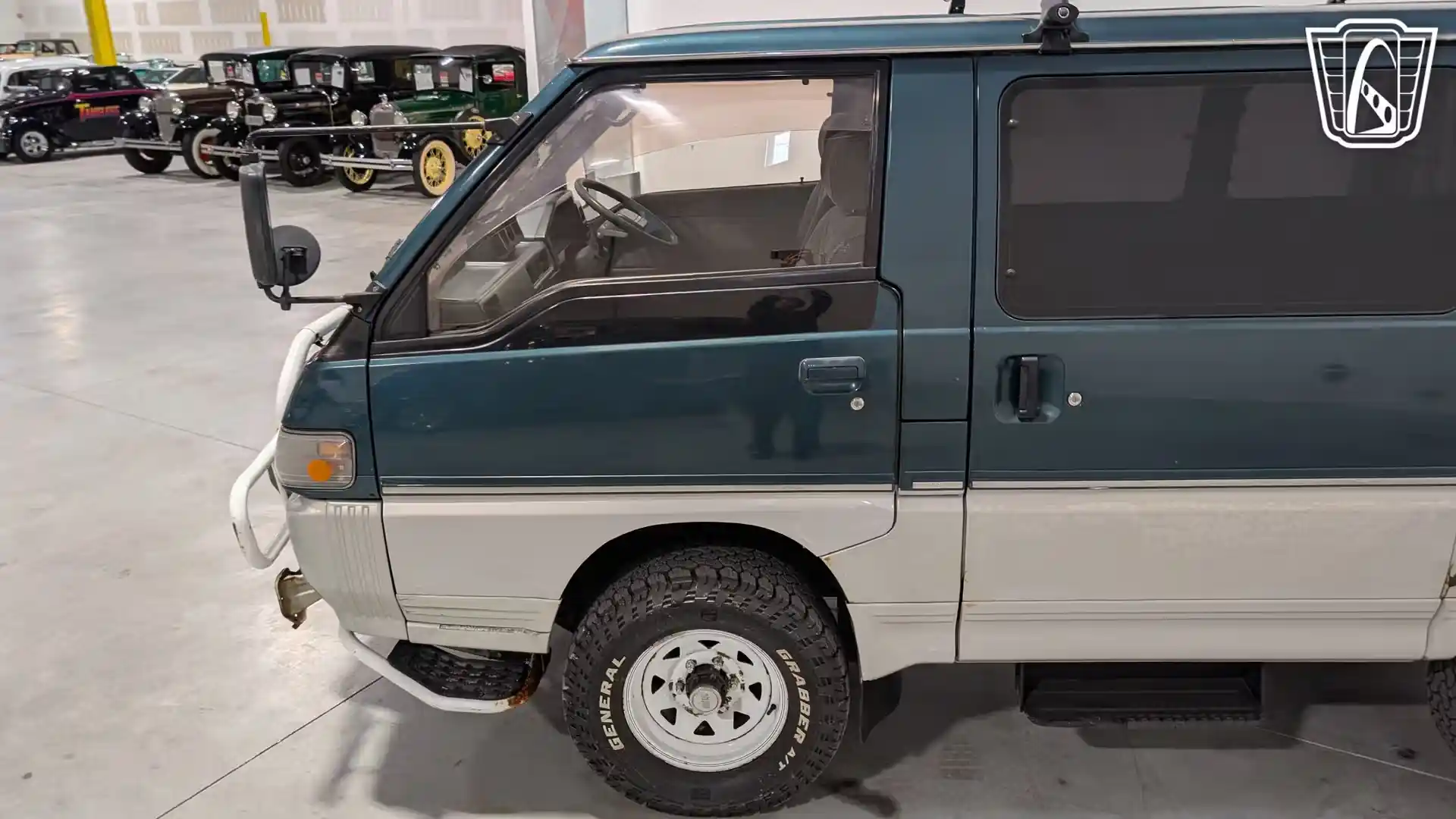 1995 Mitsubishi Delica