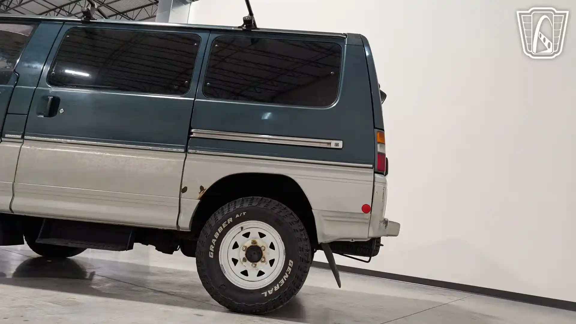 1995 Mitsubishi Delica