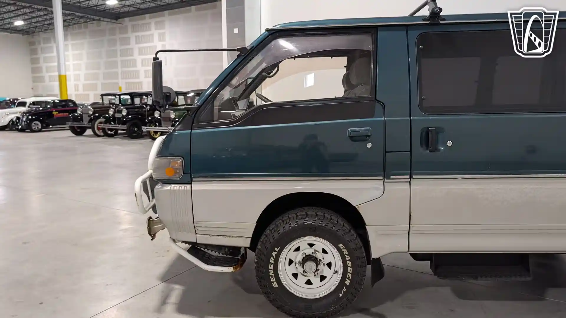 1995 Mitsubishi Delica