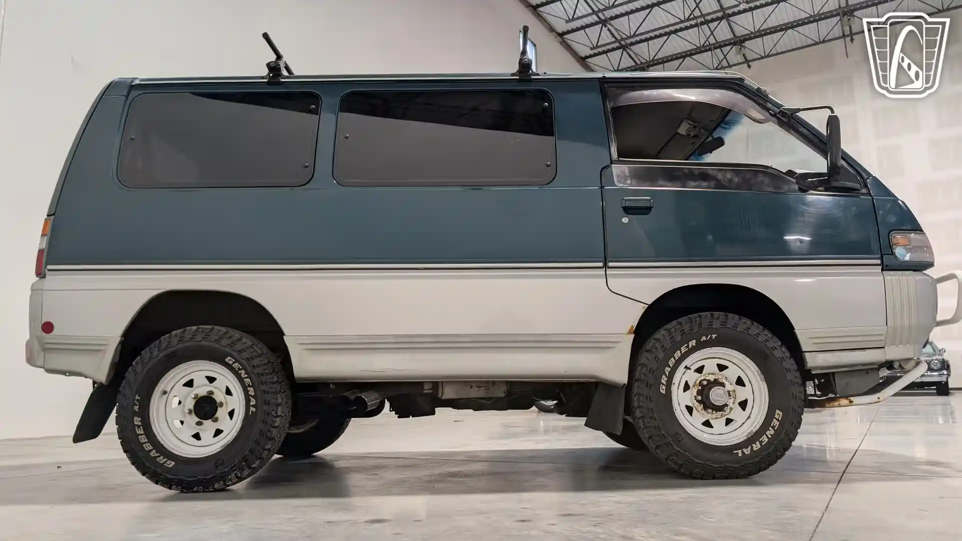 1995 Mitsubishi Delica