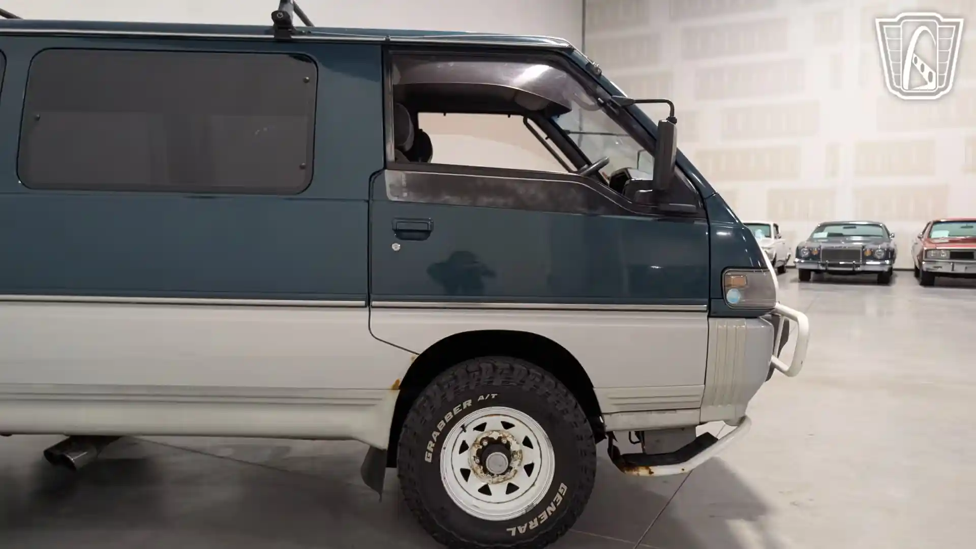 1995 Mitsubishi Delica