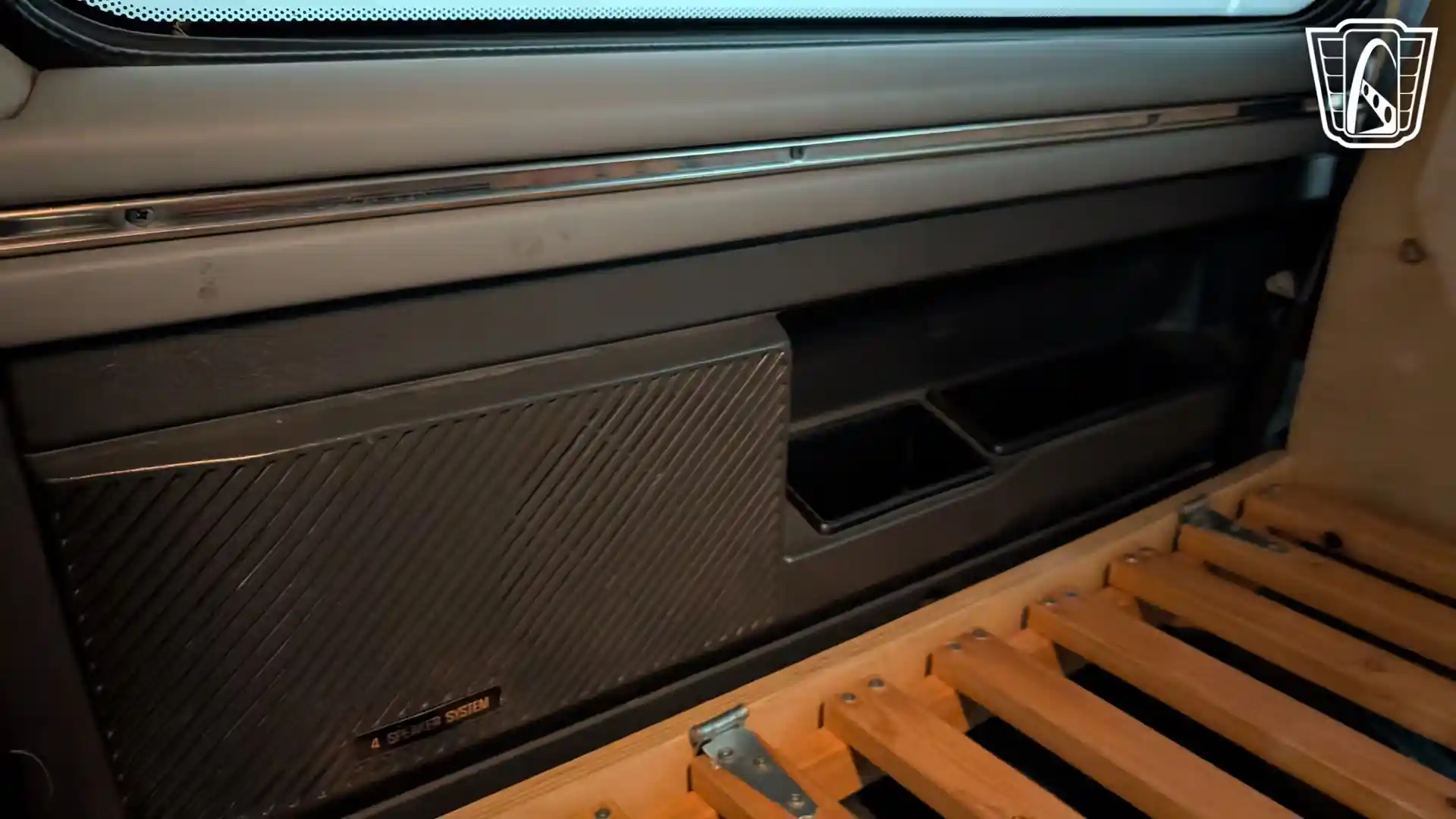 1995 Mitsubishi Delica