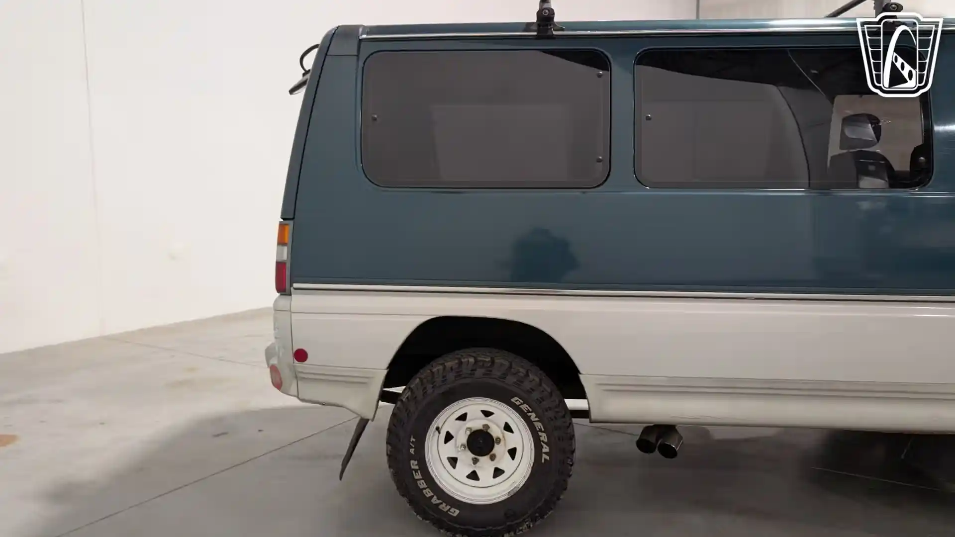 1995 Mitsubishi Delica