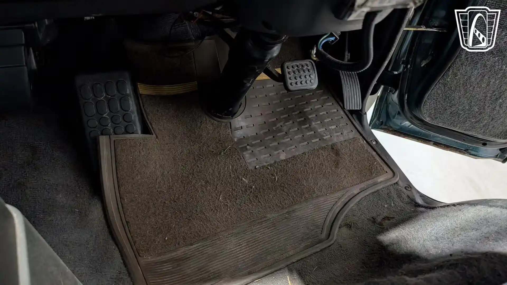 1995 Mitsubishi Delica