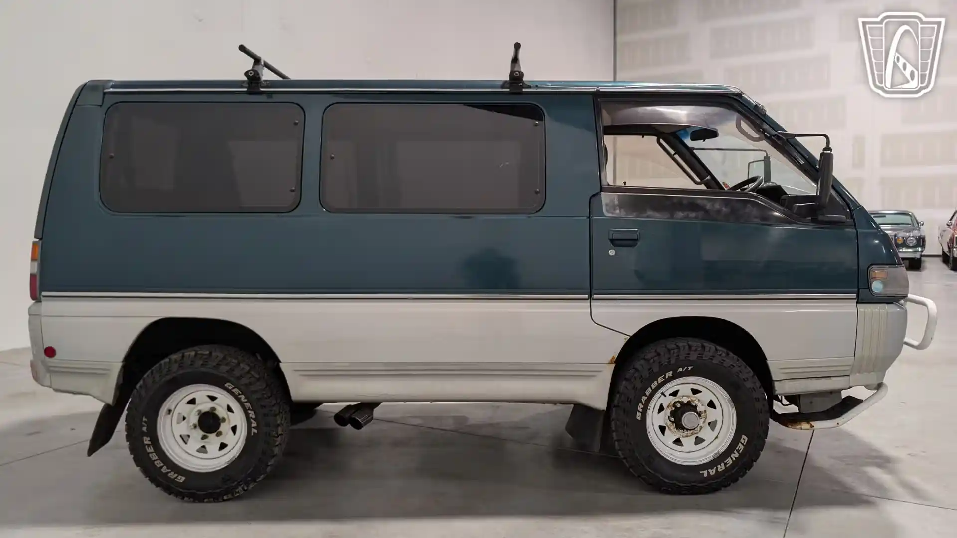 1995 Mitsubishi Delica