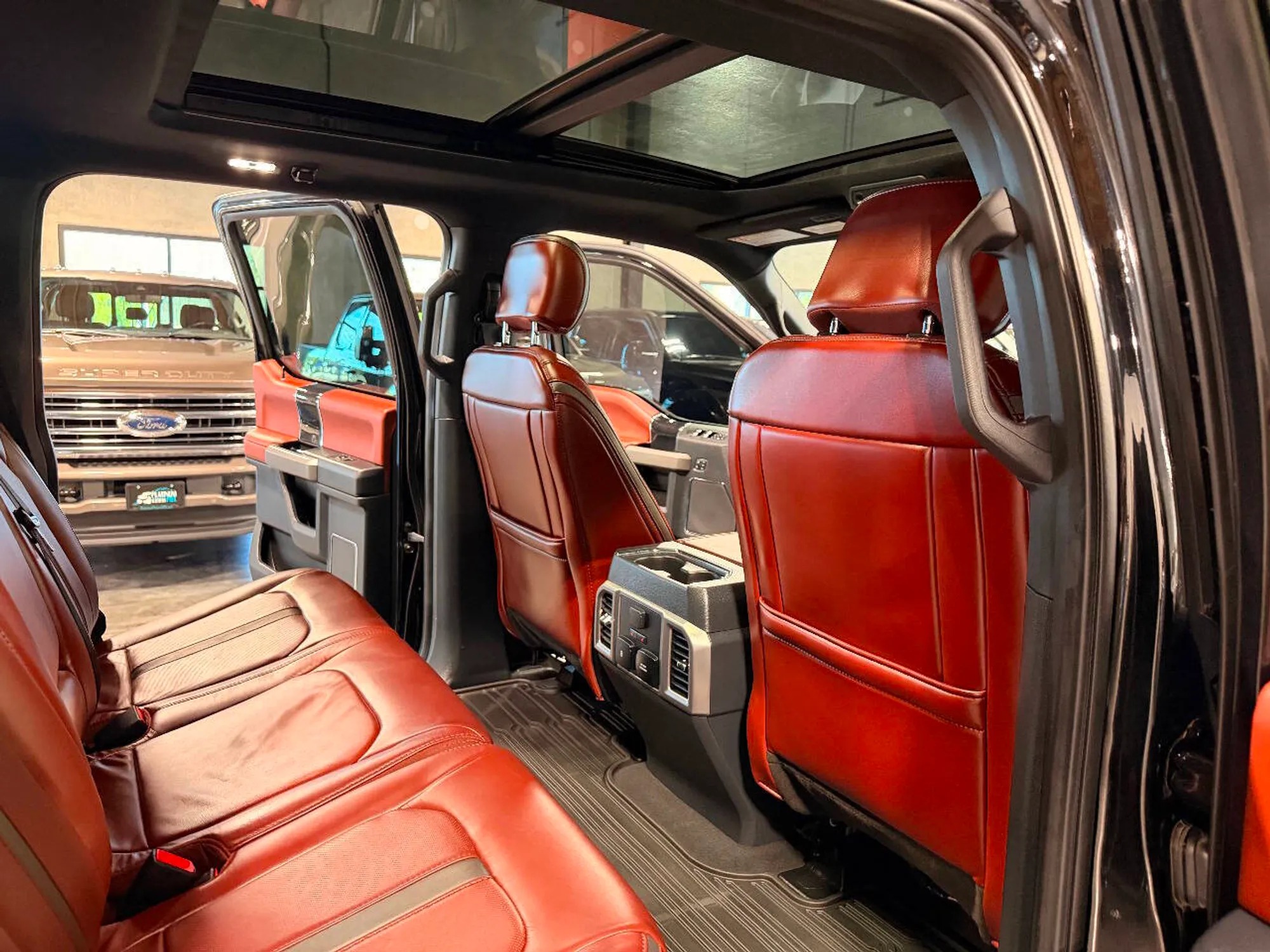 2022 Ford F-450 Super Duty Platinum