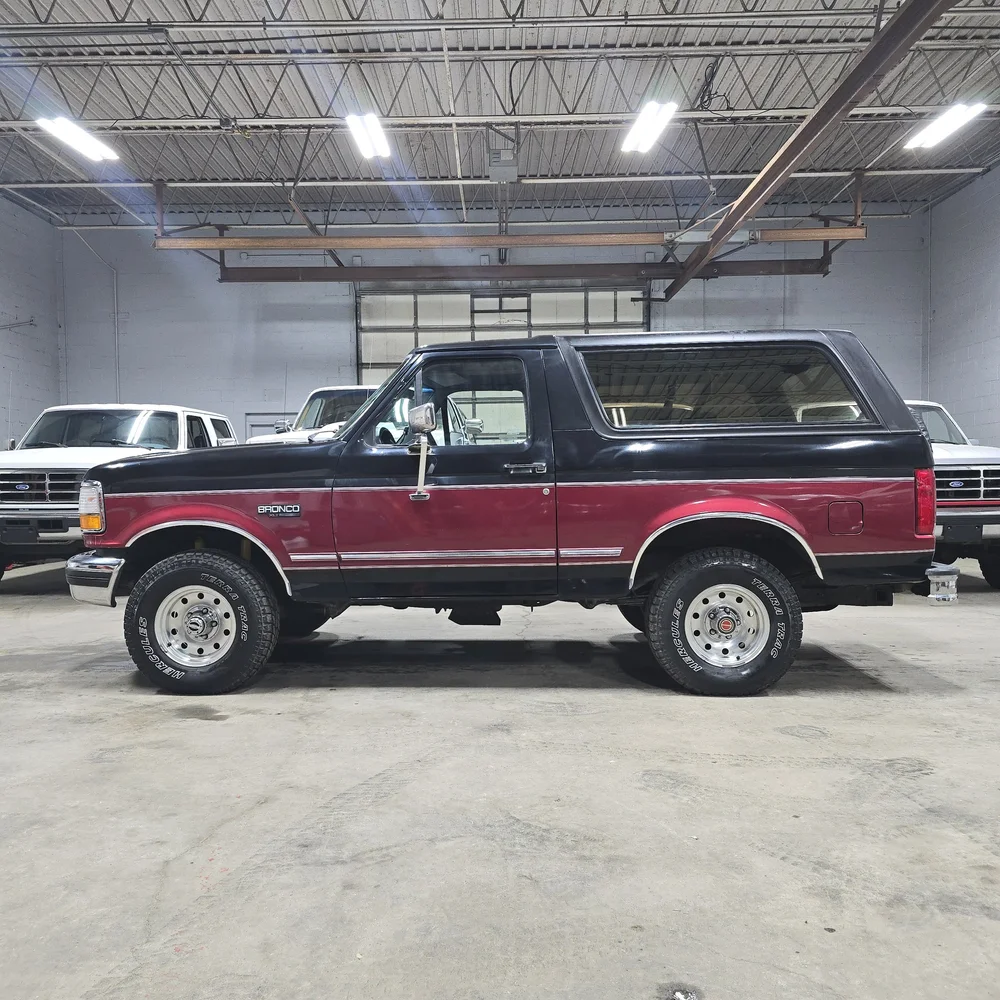 1994 Ford Bronco XLT - 2