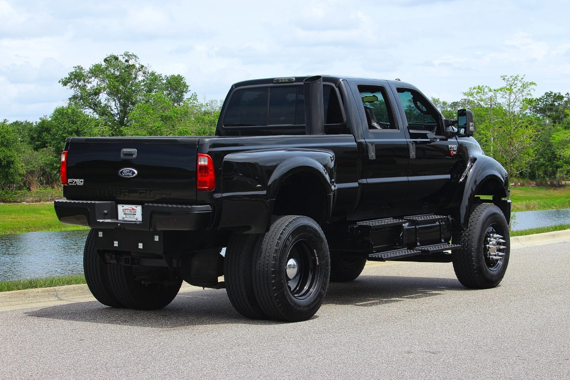 2012 Ford F-750 Night Ride Edition