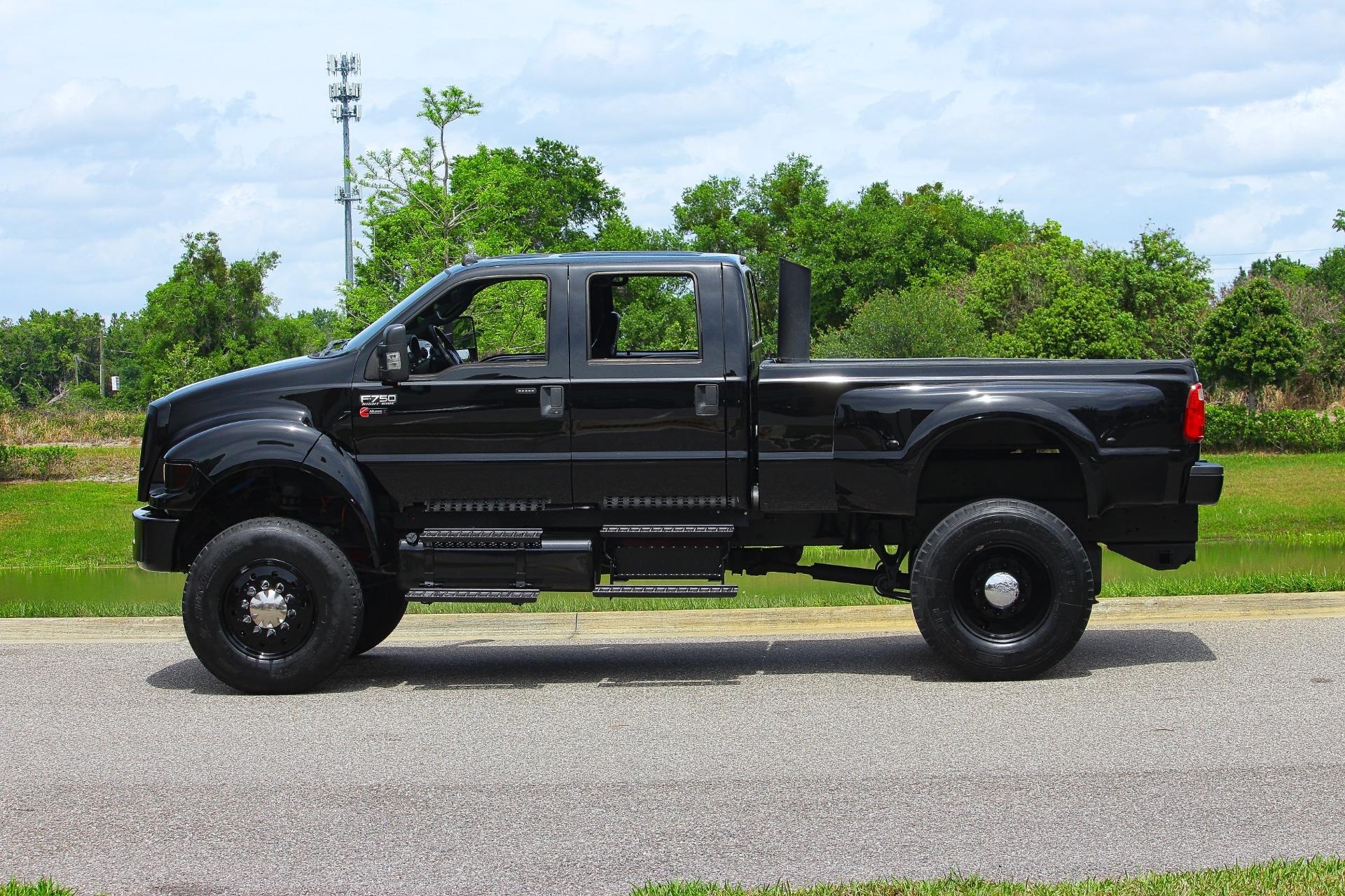 2012 Ford F-750 Night Ride Edition