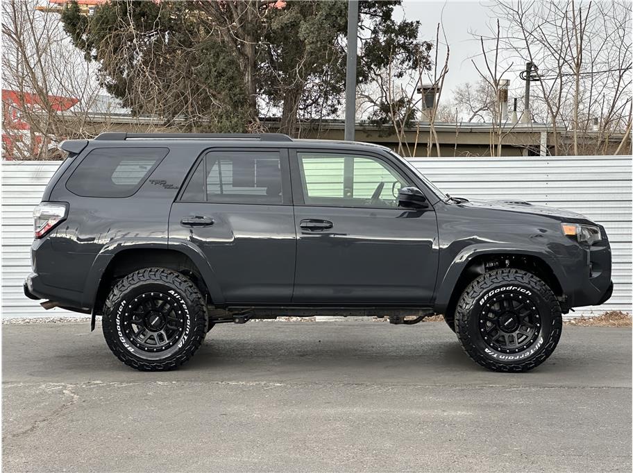 2024 Toyota 4Runner TRD Off-Road