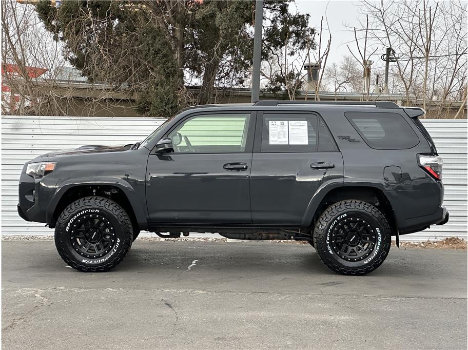 2024 Toyota 4Runner TRD Off-Road