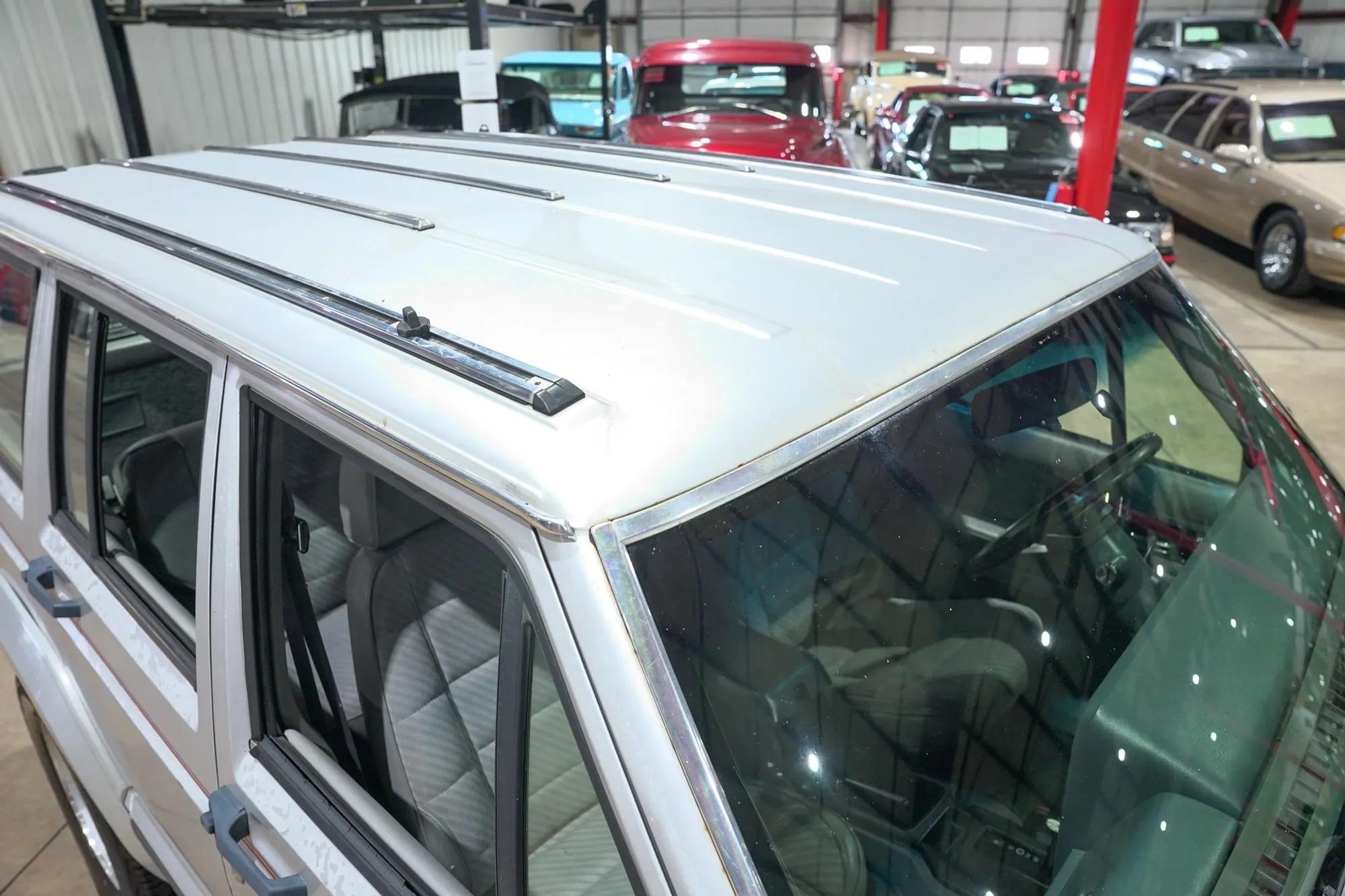 1989 Jeep Cherokee Pioneer