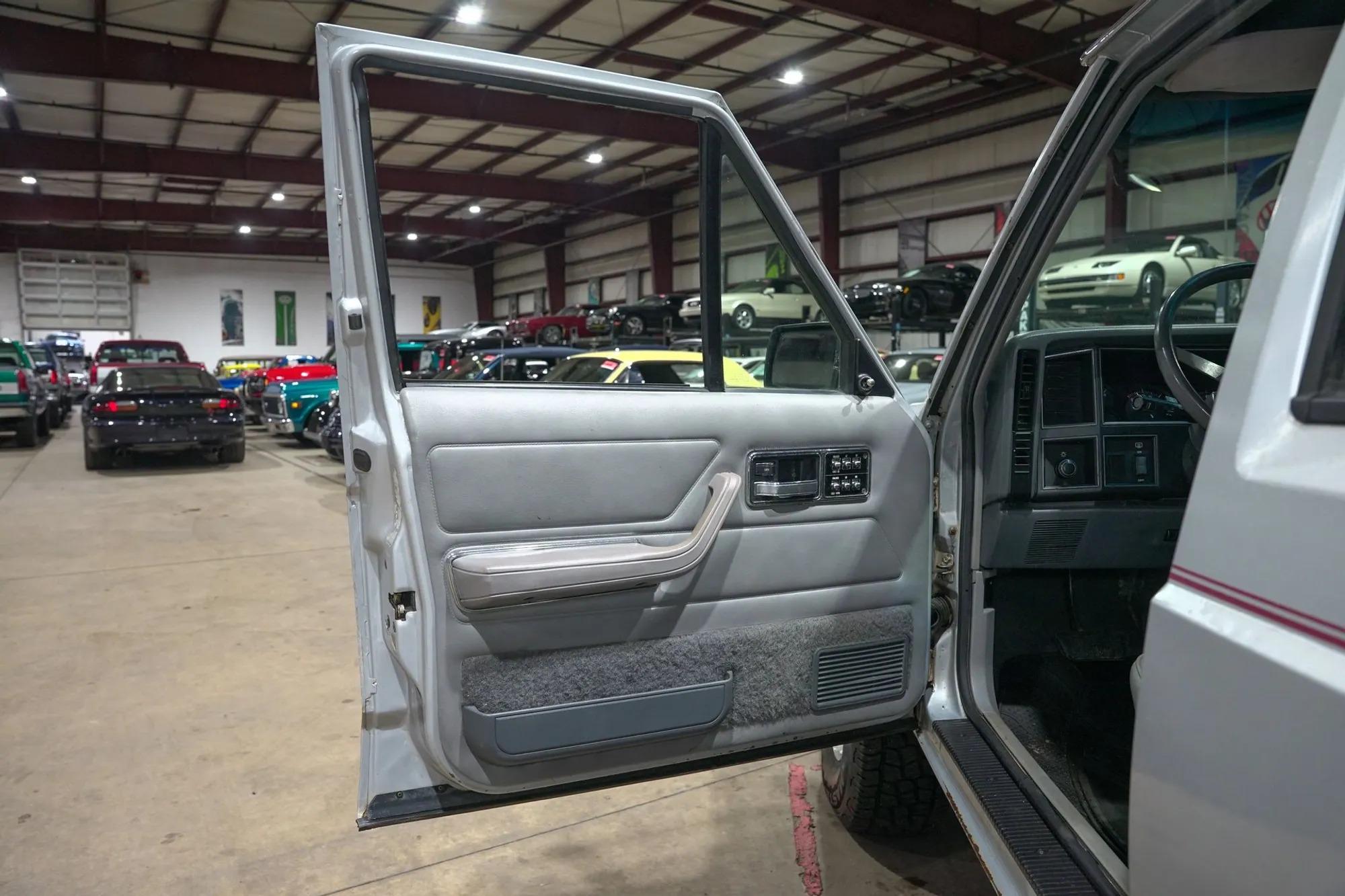 1989 Jeep Cherokee Pioneer