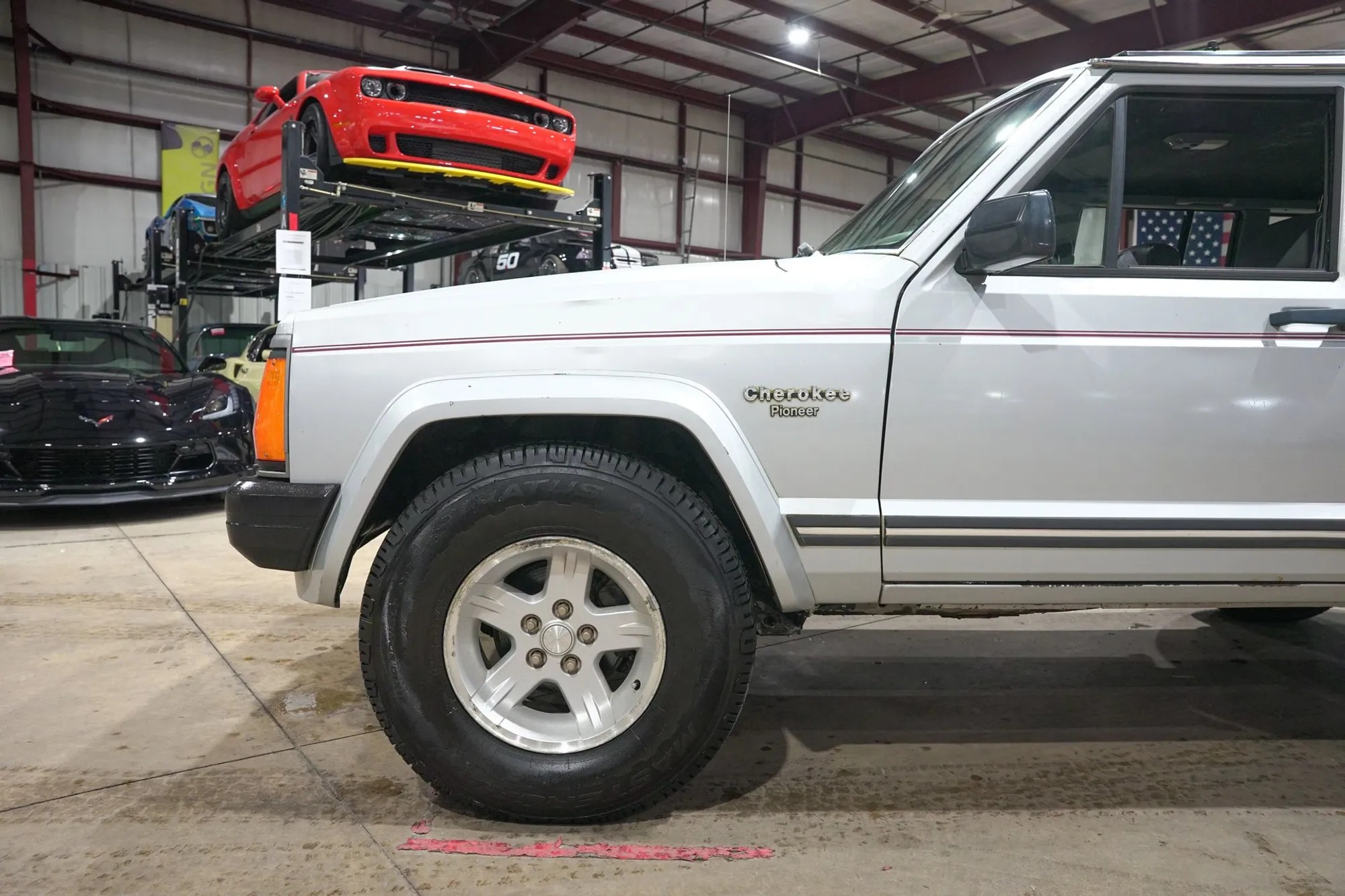 1989 Jeep Cherokee Pioneer - 2