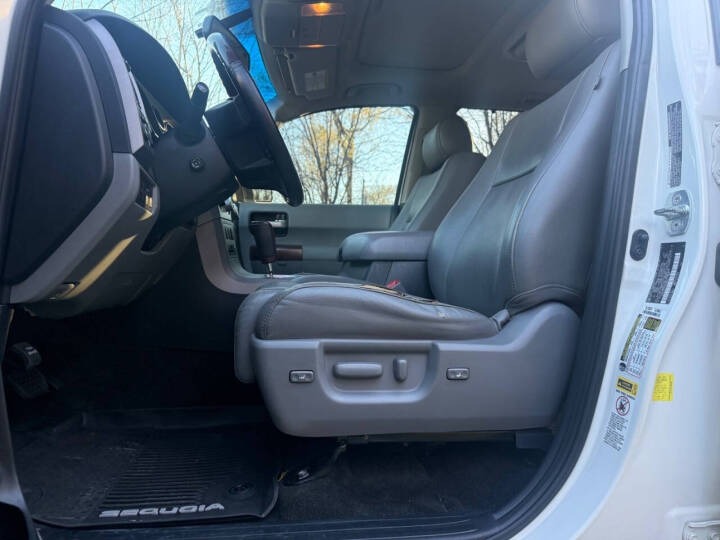 2012 Toyota Sequoia Platinum - 5