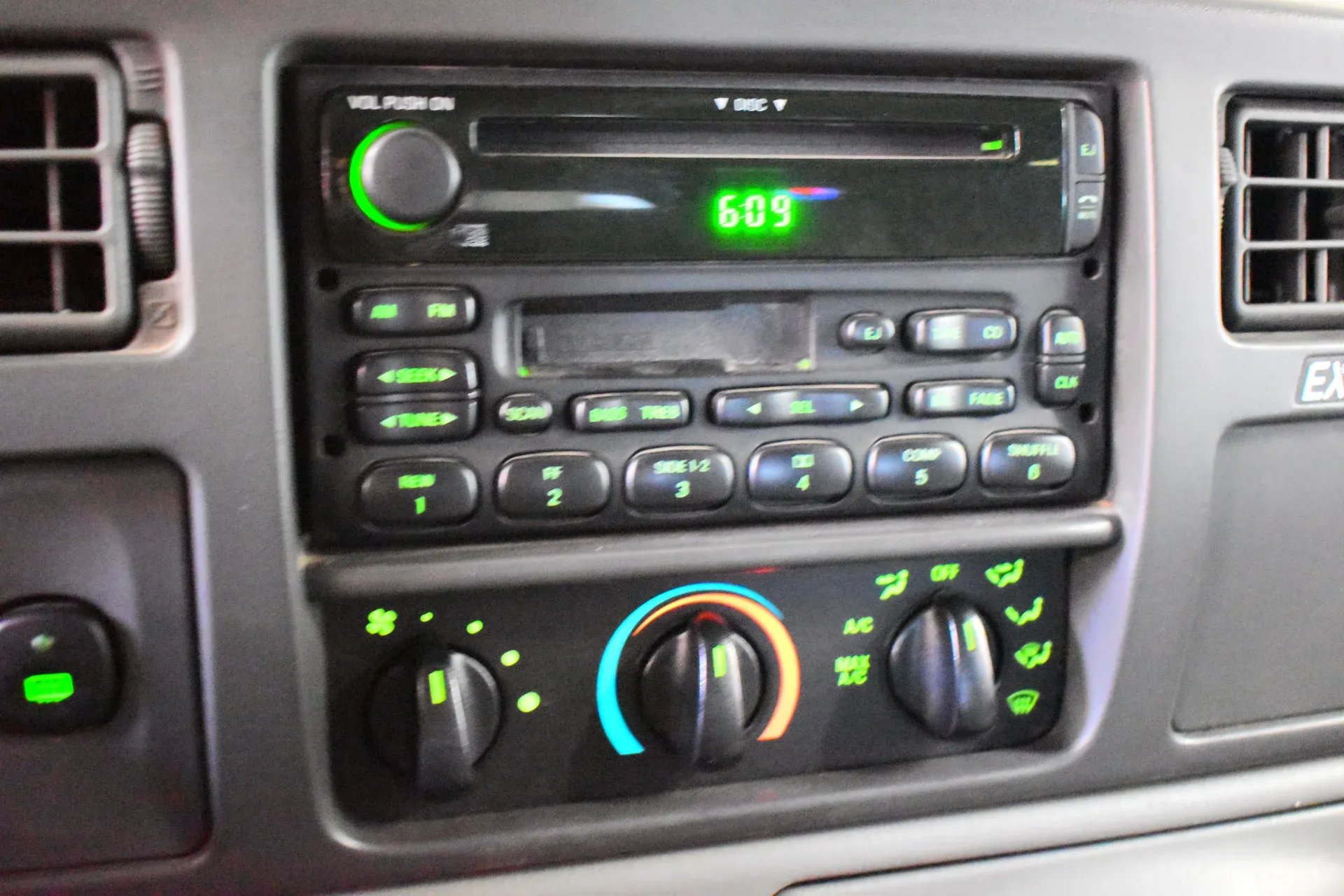 2004 Ford Excursion XLT 4X4