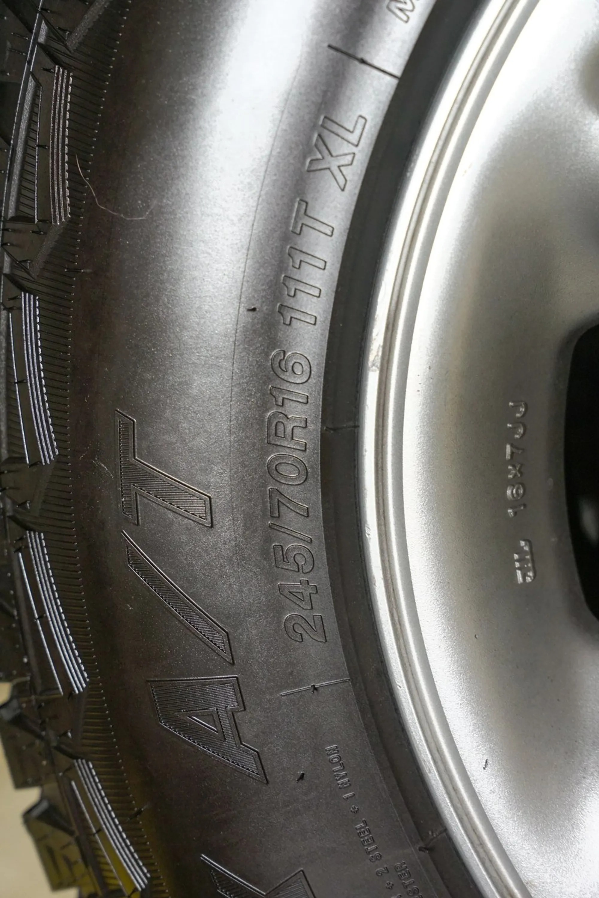 2001 Isuzu Trooper S